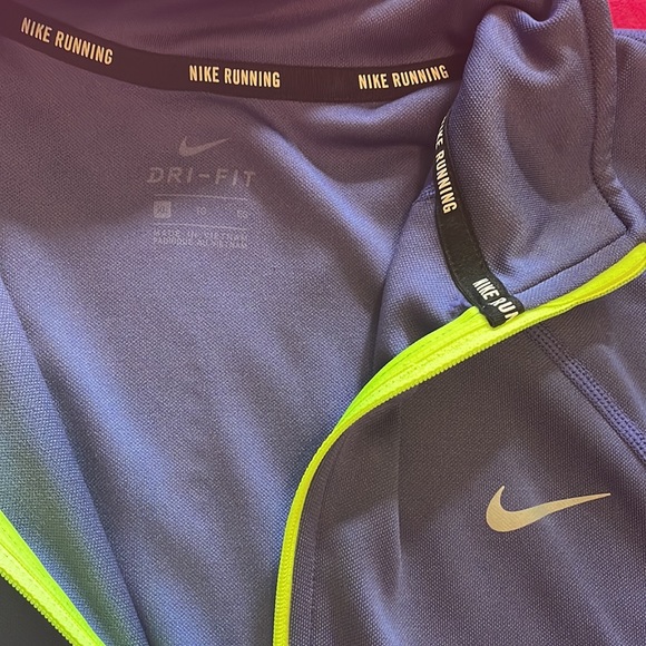 Nike half zip up - Picture 2 of 2